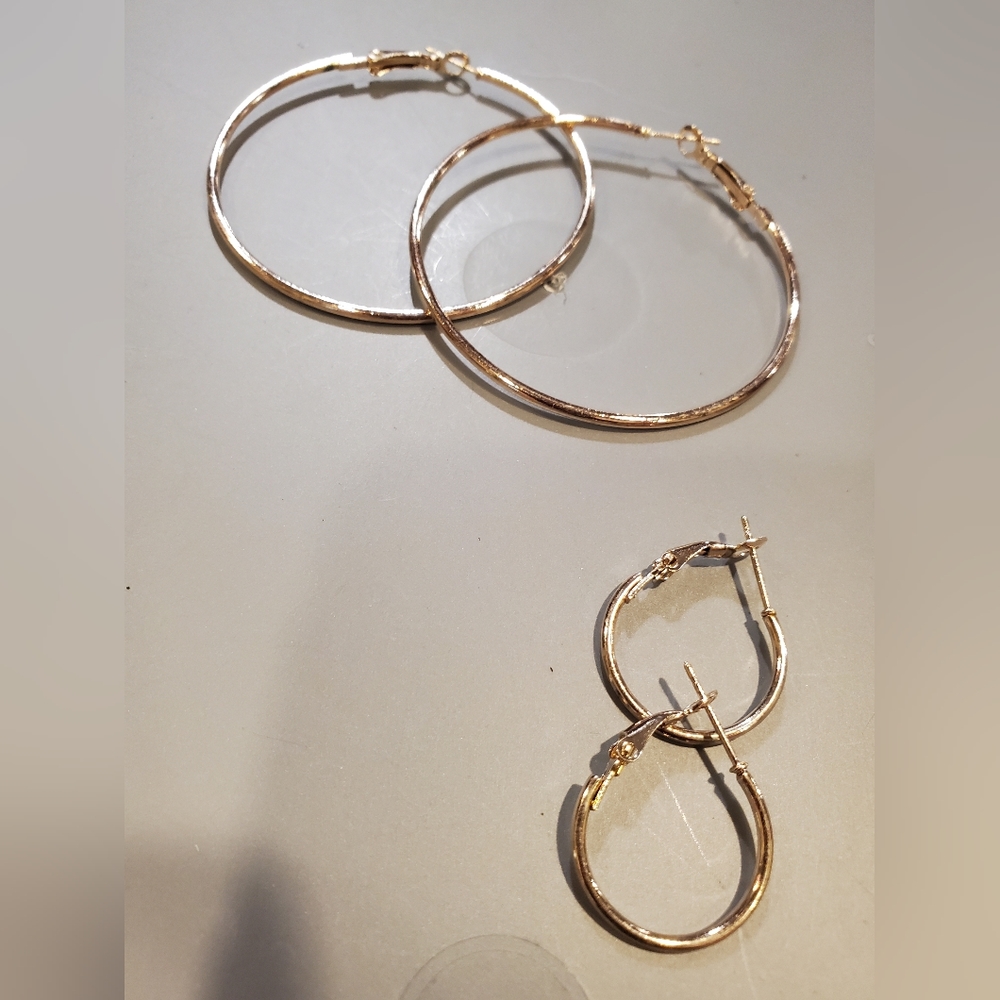 2 pack of fashion gold hoops